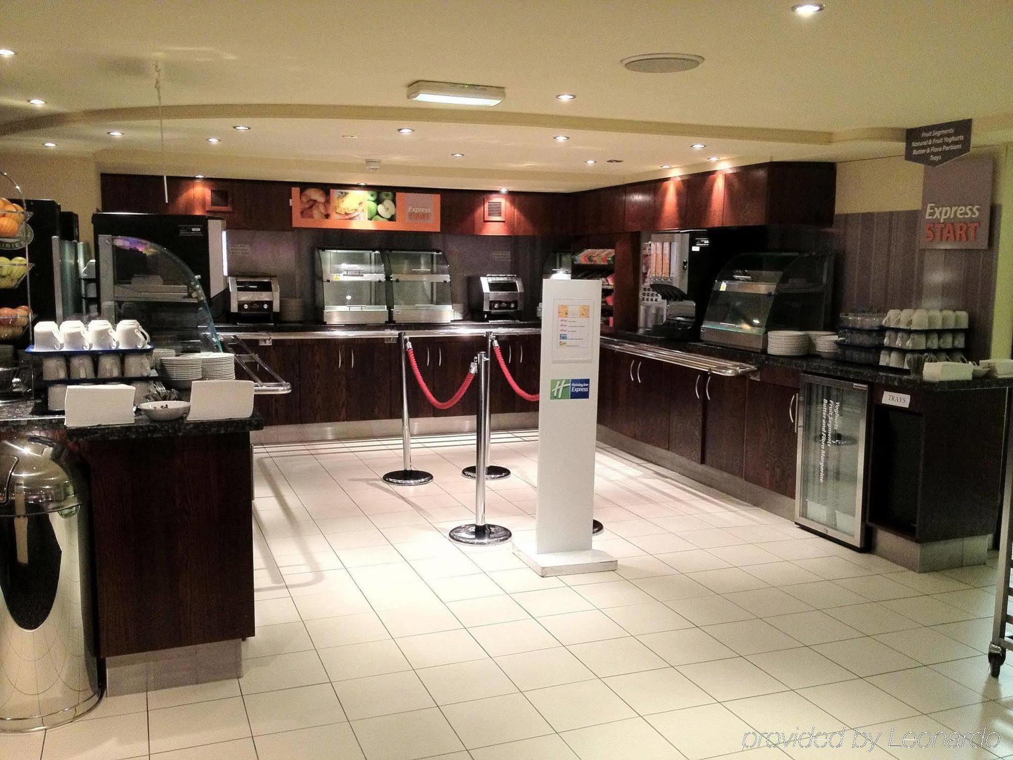 Holiday Inn Express Edinburgh City Centre, An Ihg Hotel Restaurant photo